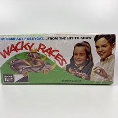 1:25 Wacky Races: Compact Pussycat Figure Snap MPC Model Kit Penelope Pitstop