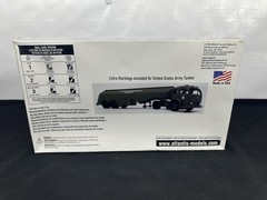 Atlantis White Fruehauf Gas Truck Sinclair or US Army 1:48 MODEL KIT SEALED