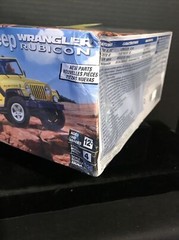 REVELL 85-4501 JEEP WRANGLER RUBICON MODEL KIT-NIB-1:25 SCALE