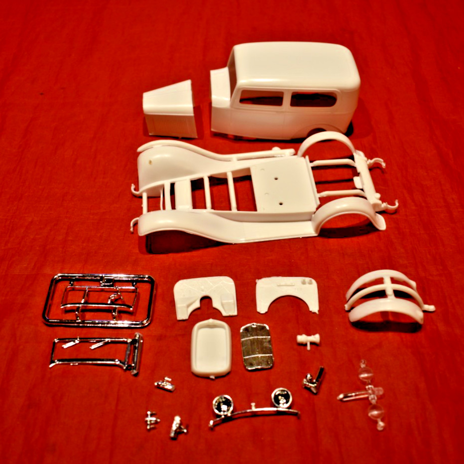 AMT 32 Ford Tudor Sedan Body Parts 1/25