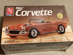 AMT/ERTL 1962 Corvette 3 in 1 Model – 1/25 Scale Kit# 6521 – Sealed!!