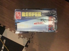AMT 3950 ~ FRUEHAUF 40’ Reefer model kit ~ SEALED!!!