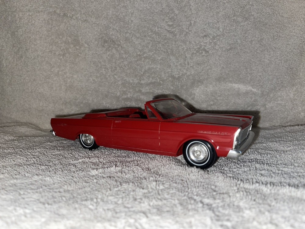 AMT 1965 Ford Galaxie 500 XL convertible 1:25 RED dealer promo 1/25 READ DESC