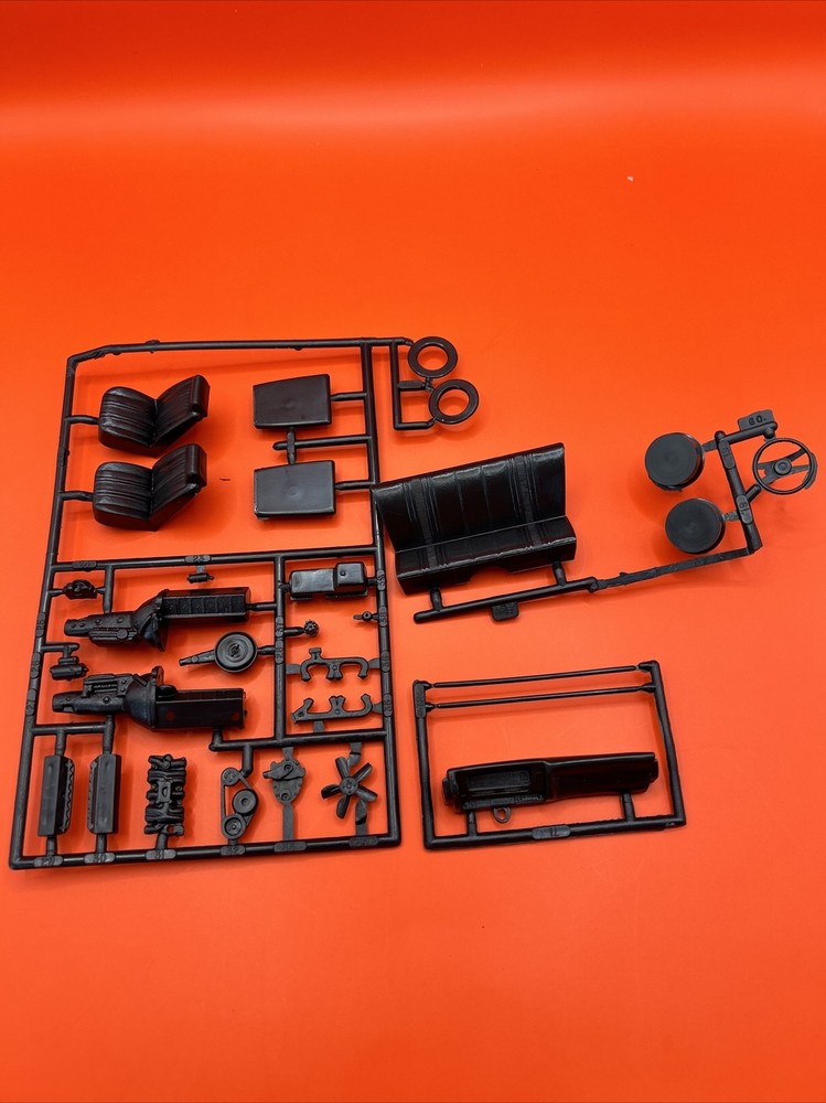 1972 Nova SS AMT 350 Engine Bucket Seats Dash Steering Model Parts 1:25 New L3