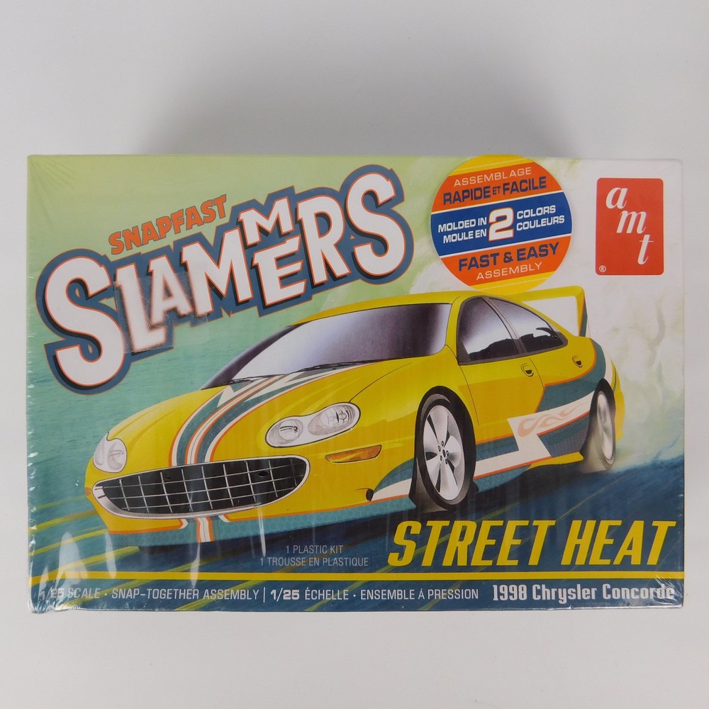 AMT 1:25 Snapfast 1998 Chrysler Concorde “Street Heat” Slammers – New Sealed