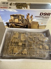 Meng SS-002 Model 1/35 Isreali D9R Doobi Armored bulldozer Model Kit New-Open Bo