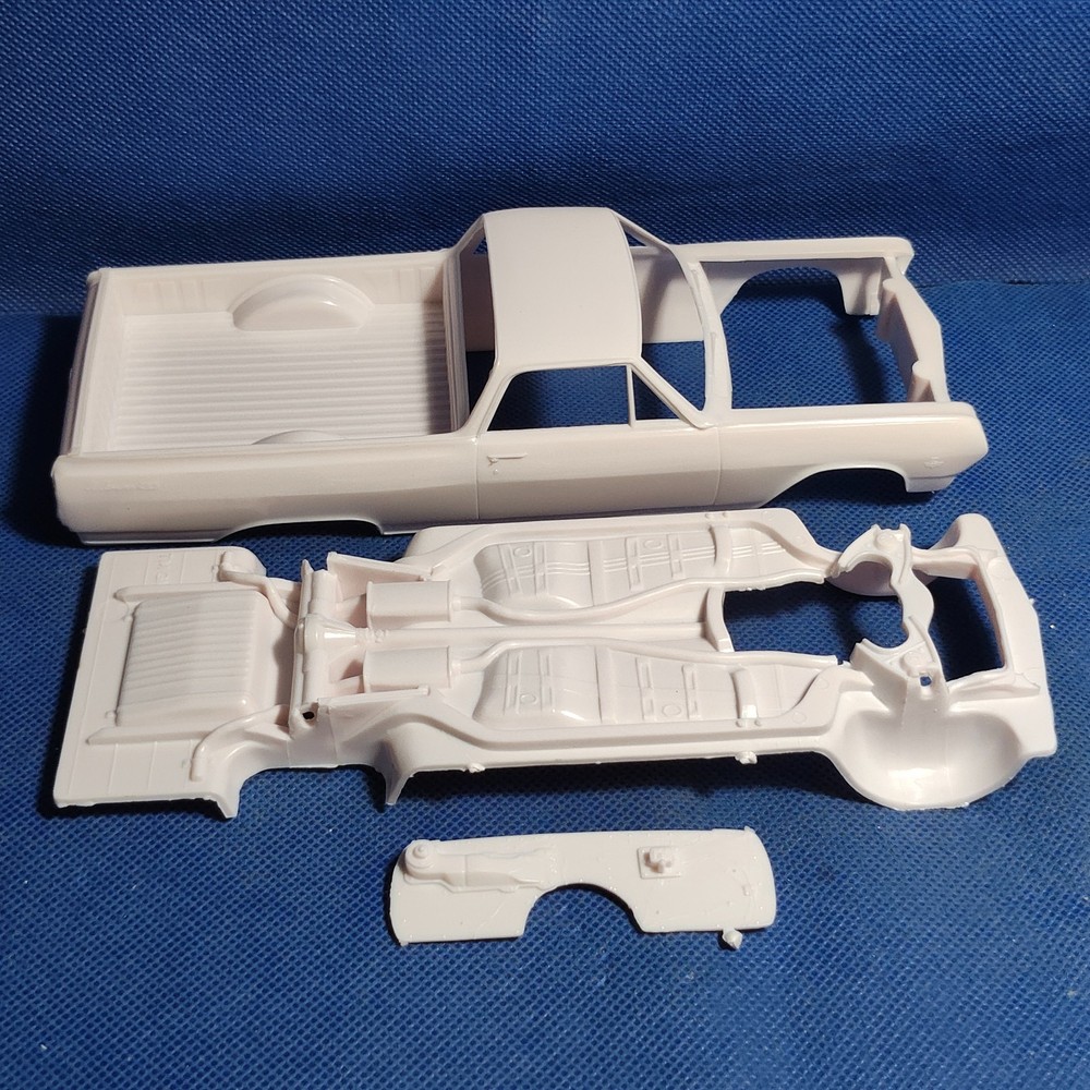 🌟 Body Shell & Frame 1965 El Camino 1:25 Scale 1000s Model Car Parts 4 Sale AMT