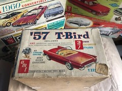 AMT 3 Way 1957 Ford Thunderbird T-bird George Barris Model Kit T2257 BOX 1:25