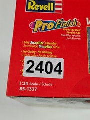 Revell 1:24 Predecorated VW New Beetle Pro Finish Kit #85-1337 NIB