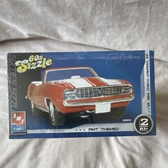 AMT 60’s Sizzle 1969 Chevy Camaro SS 1:25 Plastic Model Kit Skill 2 38610 SEALED