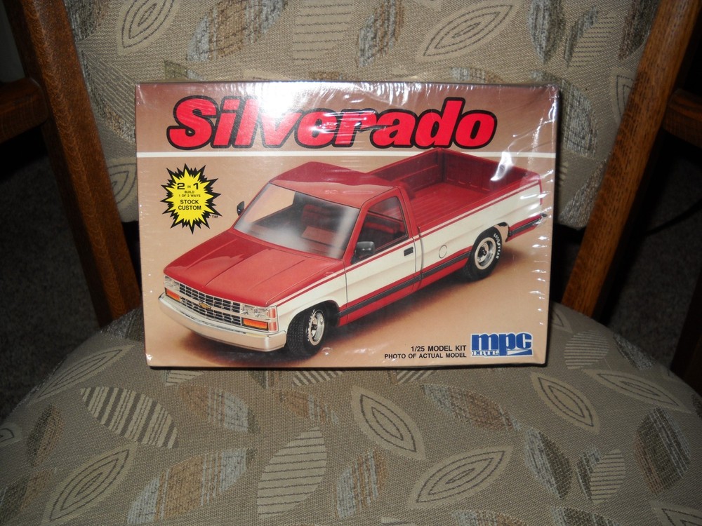 😎MPC MODEL KIT #6096 1/25 “CHEVY SILVERADO C-1500 TRUCK 2 n 1 /STOCK CUSTOM😎