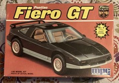 MPC Ertl 1988 Pontiac Fiero GT 1/25 Scale 2 in 1 Model Car Kit 6227 OPEN BOX