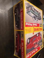 1:25 REVELL Twin Pack CHEVY STREET PICKUP 350 & 56 FORD F-100 Model Kit Trucks