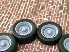 1/24 Scale: 17-inch “Chevy Truck Rally” wheels W/ Wide Rear Tires . Resin