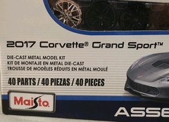 Maisto Assembly Line 1:24 2017 Corvette Grand Sport Die cast model kit /NOB
