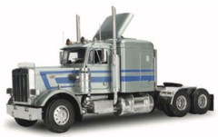 REVELL 1/25 PETERBILT 359 CONVENTIONAL TRUCK MODEL KIT 302 PARTS NEW 85-2627 F/S