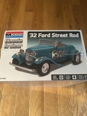 ’32 Ford Street Rod 1:24 Classic Cruiser Scale Monogram Model Kit,Level 2 New