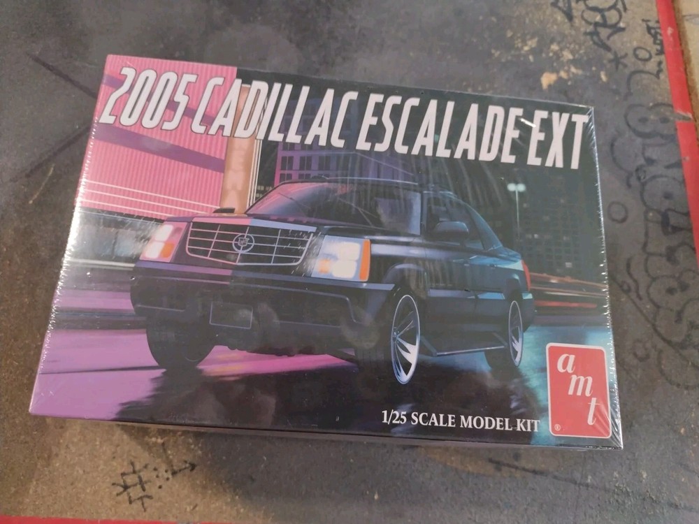 1/25 2005 Cadillac Escalade EXT Pickup Truck