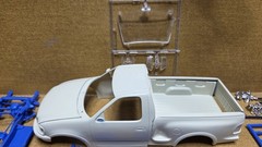 1996 Ford F-150 4×4 1/25 LINDBERG Started Model Kit for rebuilding or parts