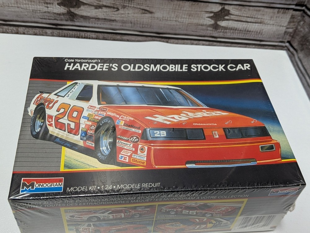 Monogram Yarborough Hardee’s Oldsmobile Stock Car Nascar Model Kit Sealed