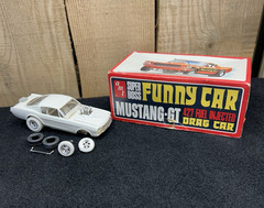 Vintage AMT Super Boss Funny Car Mustang Model Kit No. 6753-150 SEE PICS S1