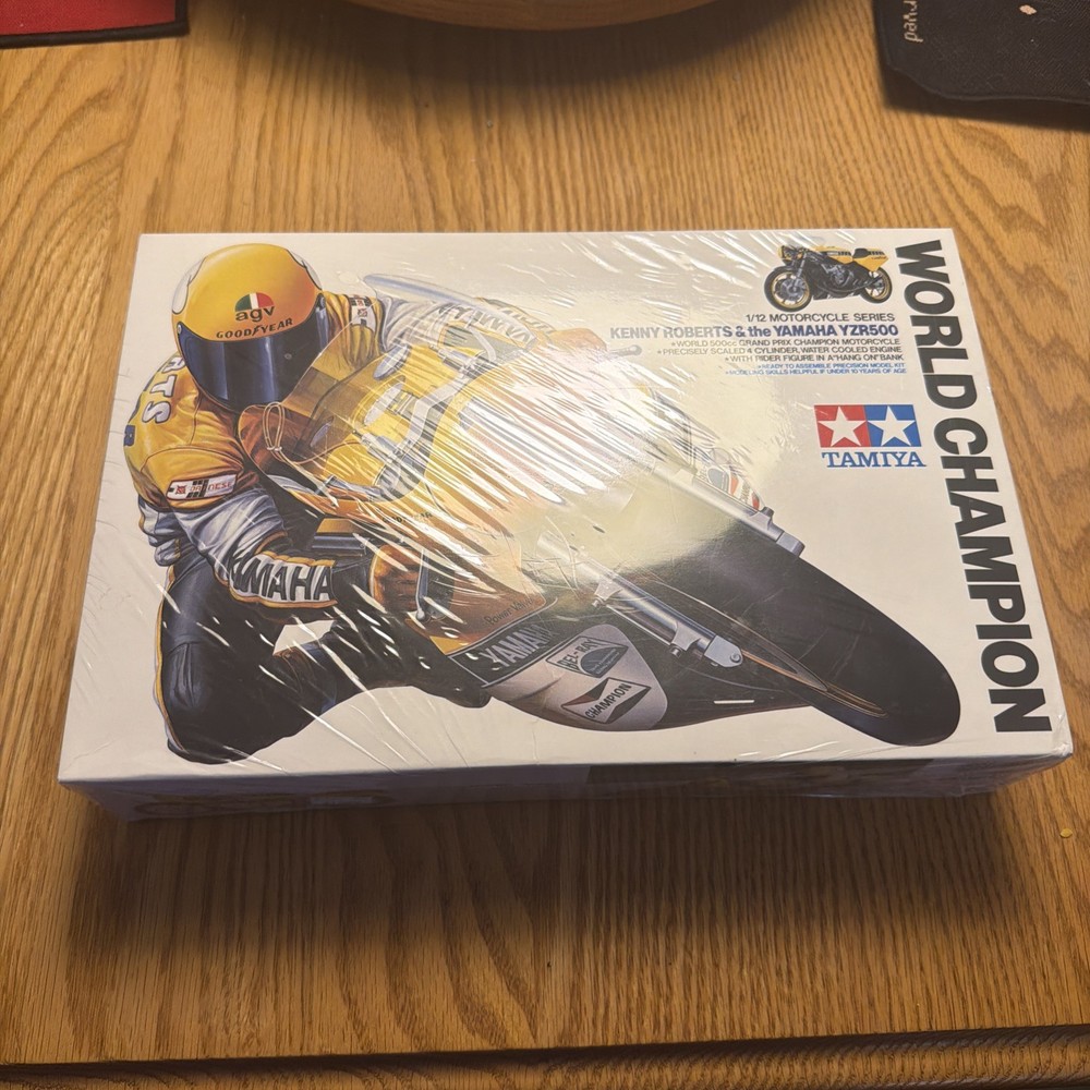Tamiya Yamaha YZR500 Kenny Roberts 1:12 Scale Plastic Model Kit