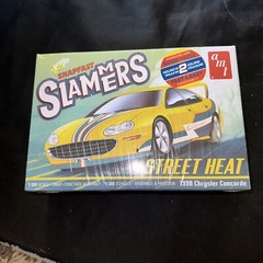 AMT 1/25 1998 Chrysler Concorde Slammers Street Heat Model Kit AMT1227-NEW