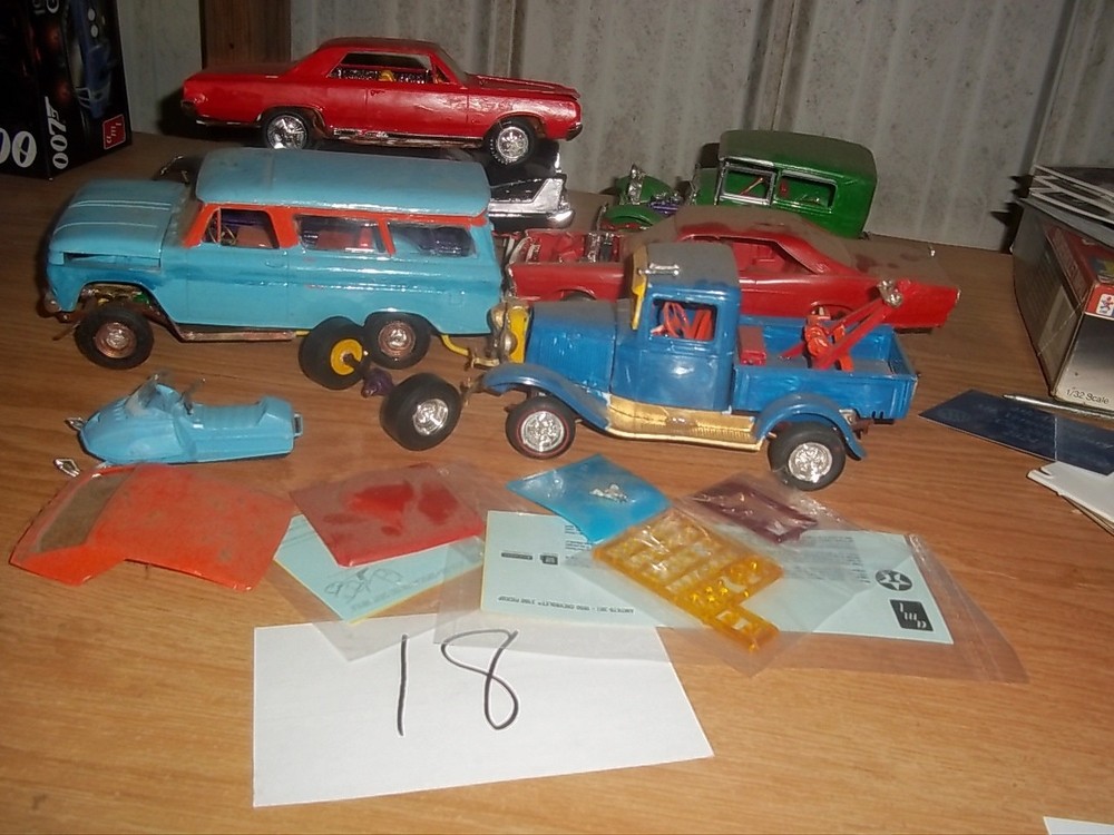 Model Car Junkyard/Parts Lot Salvage Built Plastic Models #18