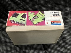 1973 Monogram ‘34 Ford Coupe 1:24 Scale Model Kit 8281-0270