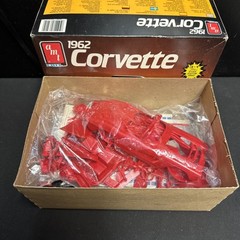 AMT Ertl 1962 Corvette 3 in 1 Kit # 6521 1:25 Unassembled