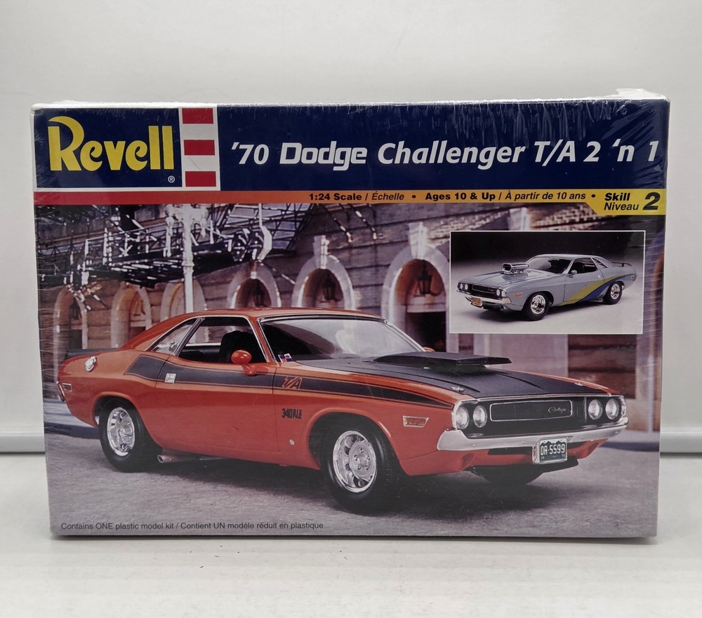 Revell: ’70 Dodge Challenger 2 ‘n 1 Model Kit – 1:24 Scale #85-2596 Sealed 2004