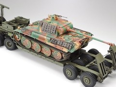 U.S. 40 Ton Tank Transporter “Dragon Wagon” Truck.