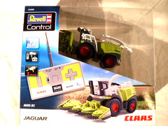 NEW 1/24 Revell 960 Jaguar RC Scale Car Harvester Vehicle Claas # 23489
