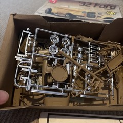 Vintage AMT ERTL ’32 FORD ROADSTER 2 IN 1 MODEL KIT Partially Started