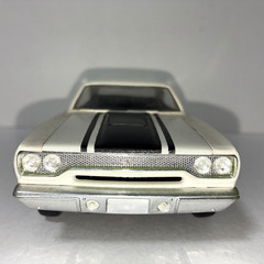 1970 Plymouth GTX Cream Color 1:25 Kit Built Model Car