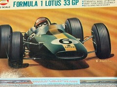 RARE VINTAGE AHM Wind Up Motorized Lotus 33 GP 1:32 Scale Model Kit