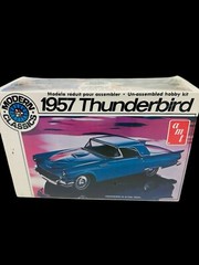 AMT 1957 Ford Thunderbird Modern Classic 1:25 Scale Model Kit T392 NOS Sealed