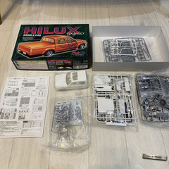 Aoshima 1/24 Toyota Hilux Double Cab Lowrider Wire Wheel Custom Model Kit