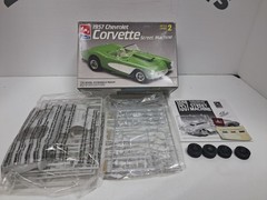 AMT ERTL 1/25 – 1957 CORVETTE STREET MACHINE – Model Kit – 8213 – NIB – 1997