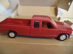 AMT/Ertl 1993 Chevrolet C-1500 Extended Cab,  Victory Red NEW IN BOX