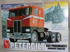 AMT PETERBILT 352 CABOVER COORS 1375/06 ⭐PARTS⭐ DRIVER & PASSENGER SEATS 1:25