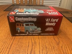 AMT Custom Shop ’41 Ford Woody Predecorated 1/25 Scale Model Kit 30248 New