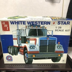 AMT White Western Star 1/25 American Dynamic Model Collectables 17+