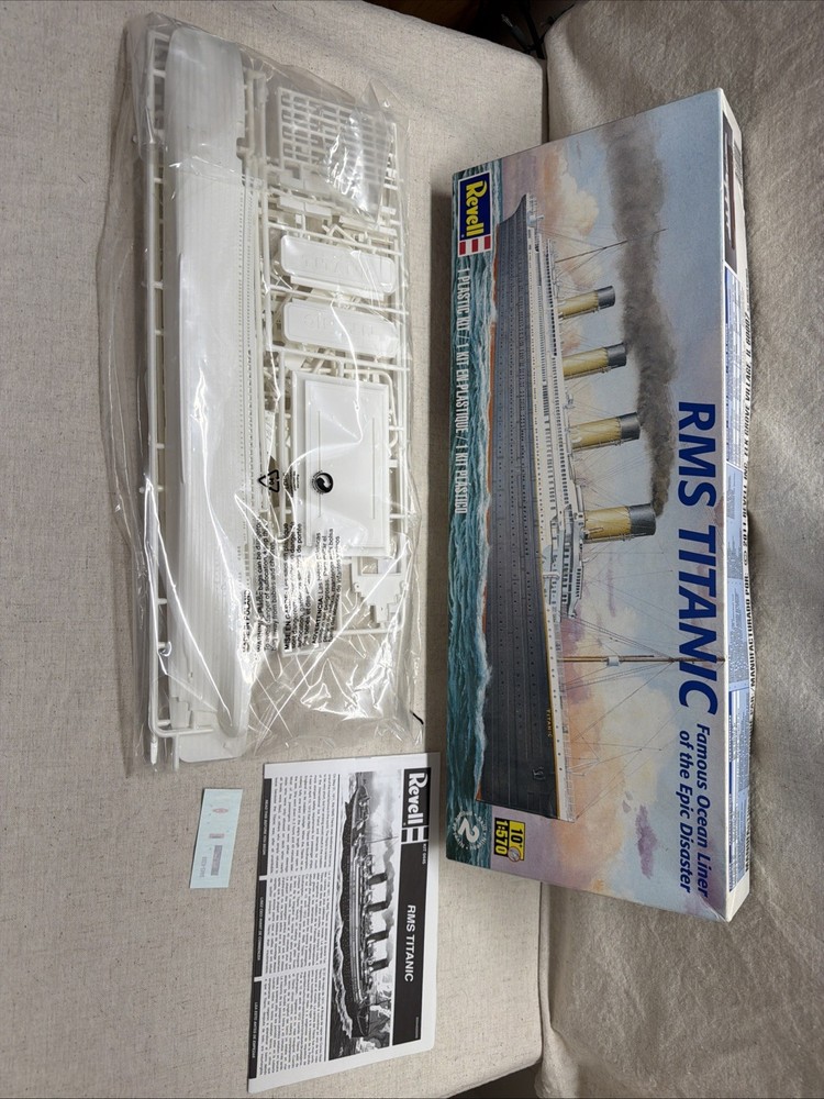 REVELL 1:570 RMS TITANIC MODEL KIT