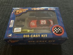 WINNER’S CIRCLE TONY STEWART #20 PONTIAC CAR HOME DEPOT 1/64 NASCAR DIE-CAST KIT