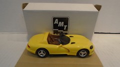 AMT ERTL 1994 Dodge Viper RT/10 Dandelion Yellow Pearlcoat Toy Car Model 7155