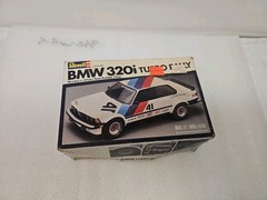 REVELL BMW 320i TURBO RALLY 1/25 Scale MODEL KIT 7213 Box Used