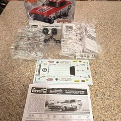 Revell ’75 Plymouth Duster NHRA Funny Car 1:25 Plastic Kit McEwen #4289