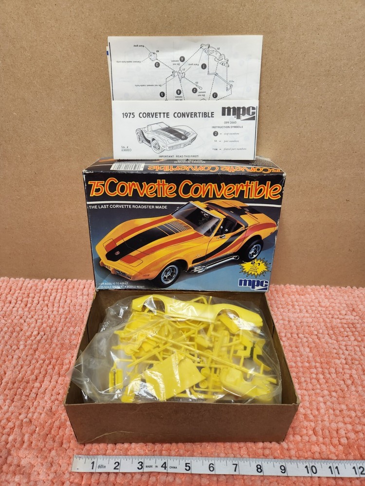 VINTAGE MPC 75 Corvette Convertible Model Kit 1/25 #6360 VTG