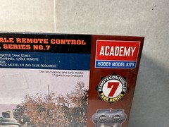Academy M1A2 Abrams US Main Battle Tank 1/48 Remote Control Model Kit NEW SEALED